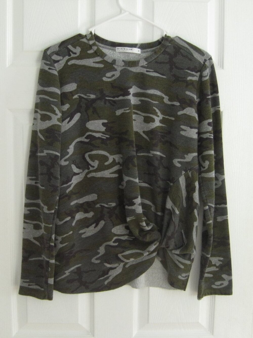 Stateside Camo Sweatshirt Size S Green Long Sleeves Top Crewneck Artificial Tie